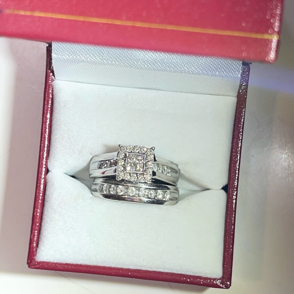 Size 5 engagement set . Brand new real diamonds and white gold 14kwd